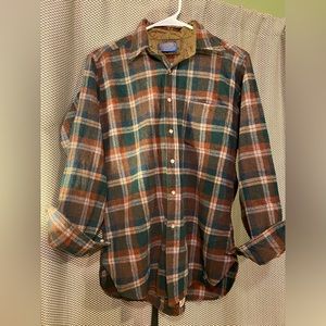 Mens medium Pendleton 100% virgin wool made in U.S flannel shirt